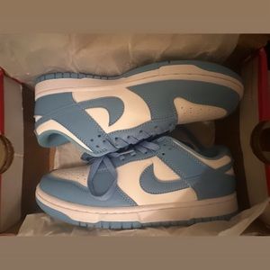 NIKE university blue dunkz